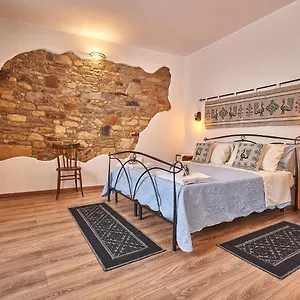 https://al-vicolo-vi.in-sardinia.net
